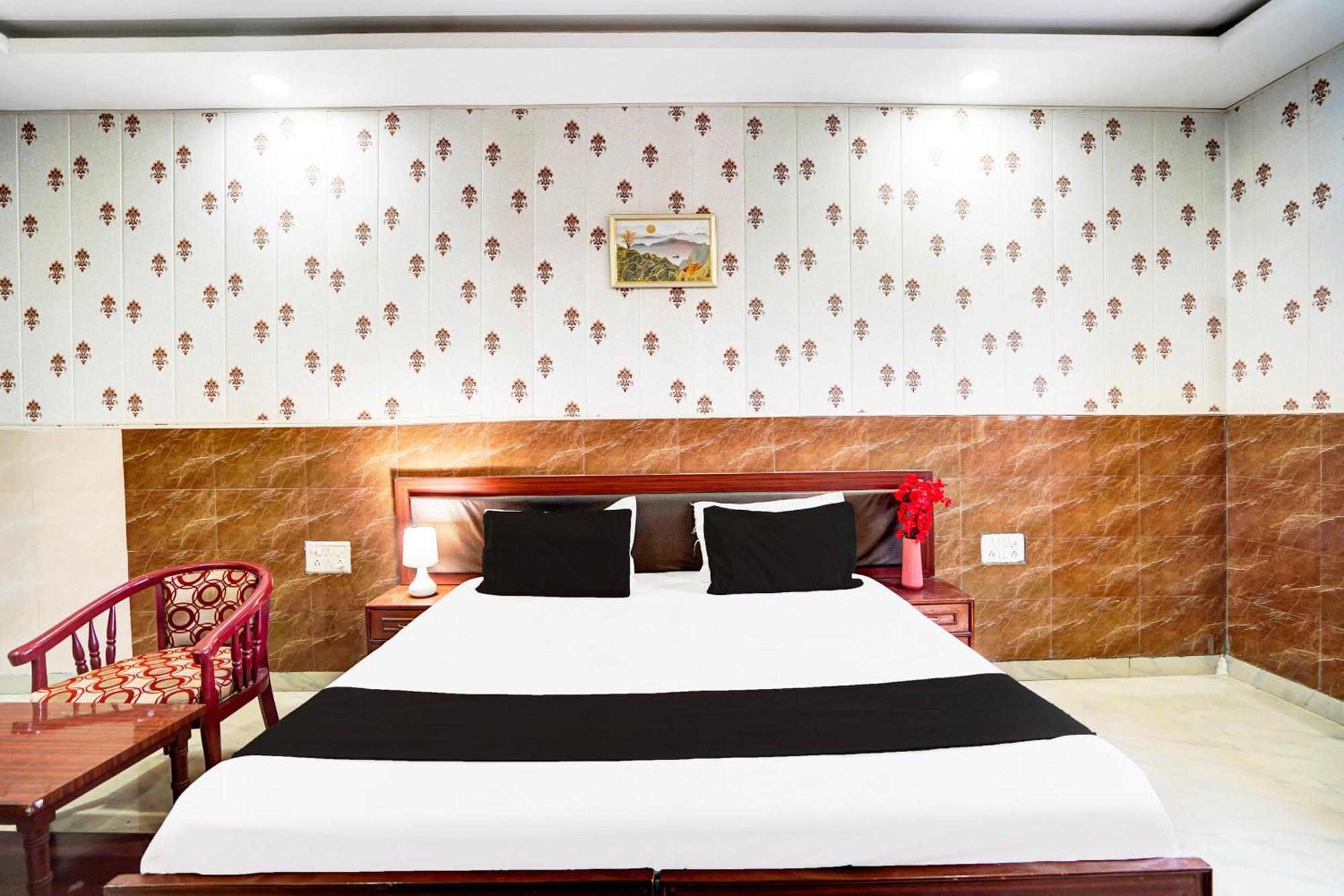 Hotel O Nova Resorts & Luxury Farm Raebareli Exterior foto
